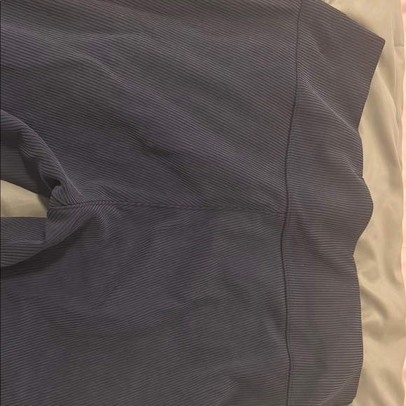 Grey lululemon pants - Picture 4 of 5